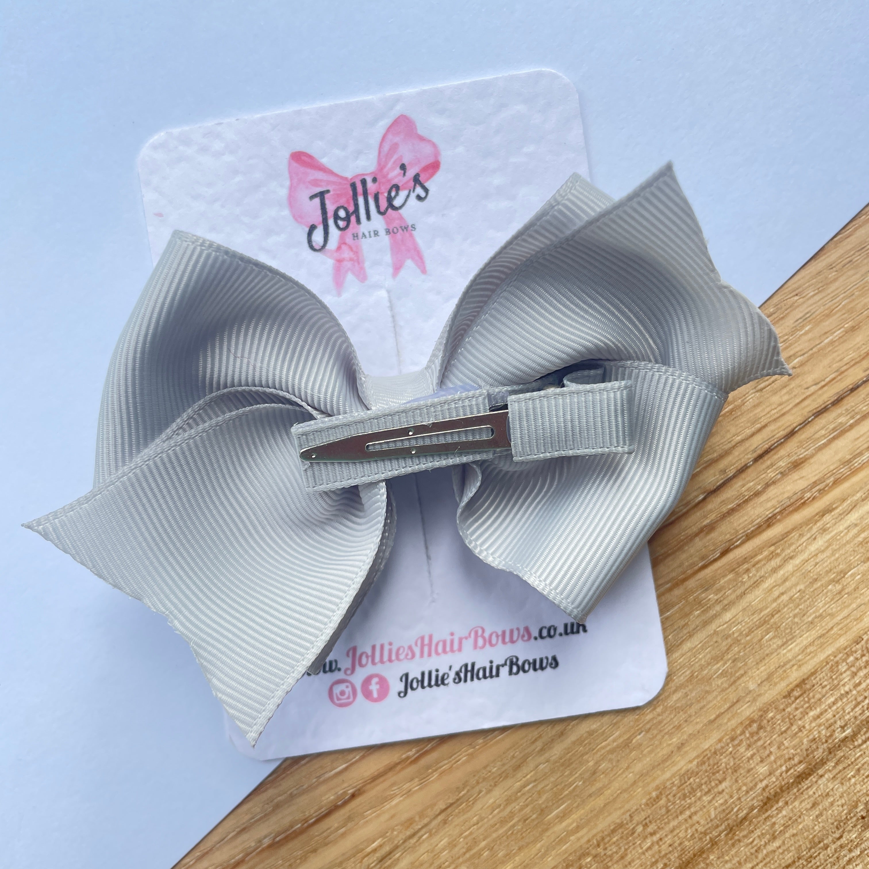 4" Shell Grey Triple Layer Hair Bow – Grosgrain Ribbon with Lined Alligator Clip