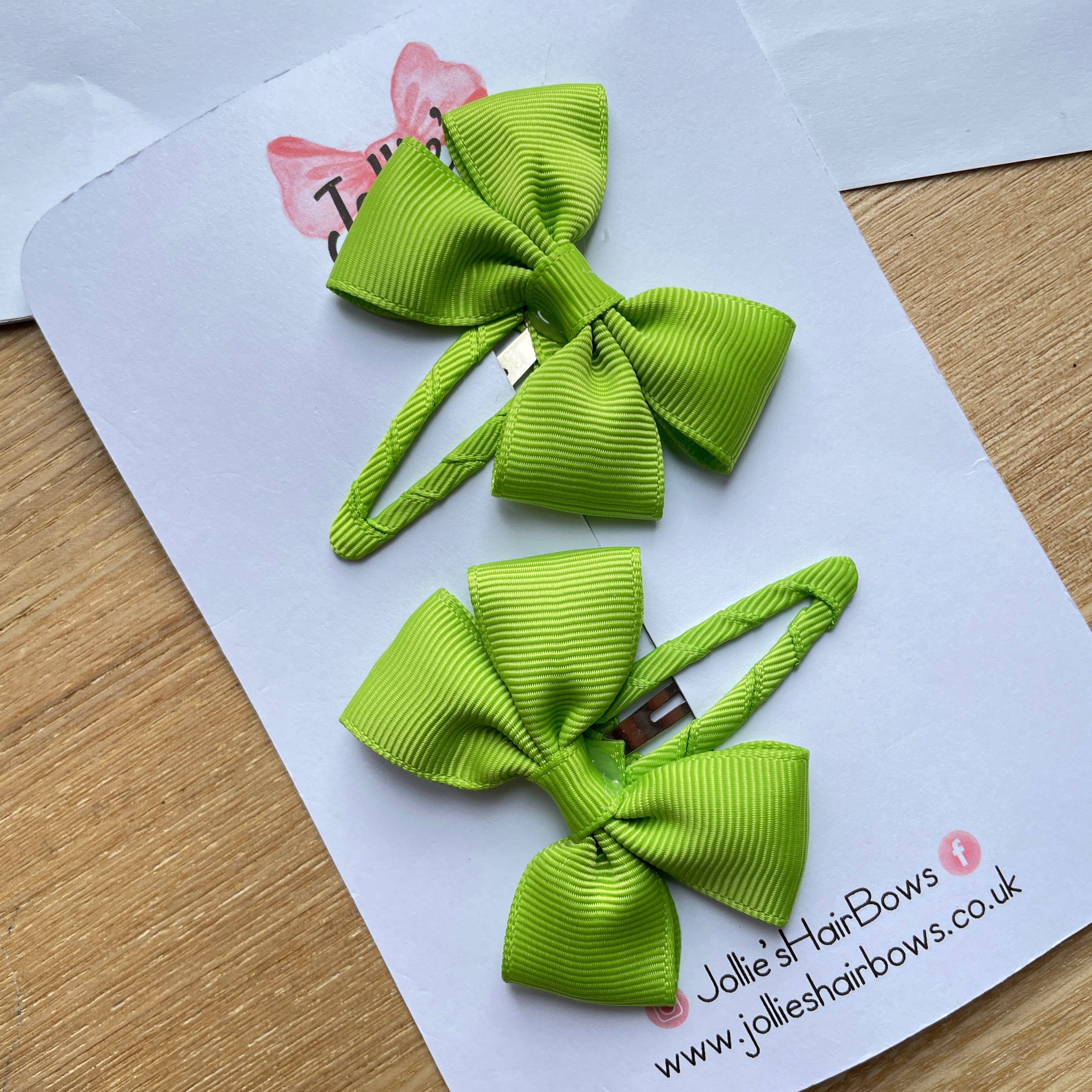 2.5" Apple Green Classic Snap Clips β Grosgrain Ribbon Hair Clips for Girls (Pair)