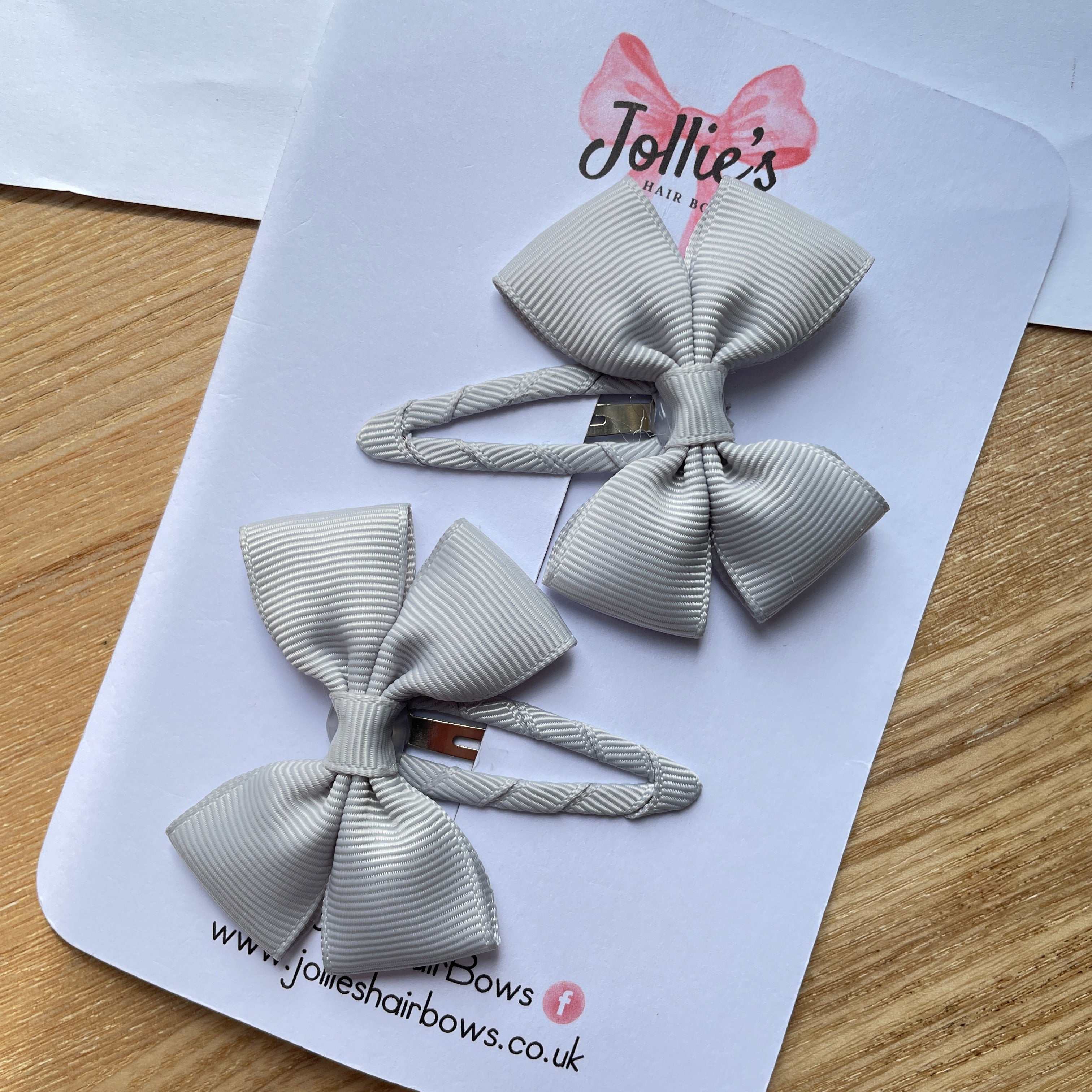 2.5" Shell Grey Classic Snap Clips – Grosgrain Ribbon Hair Clips for Girls (Pair)