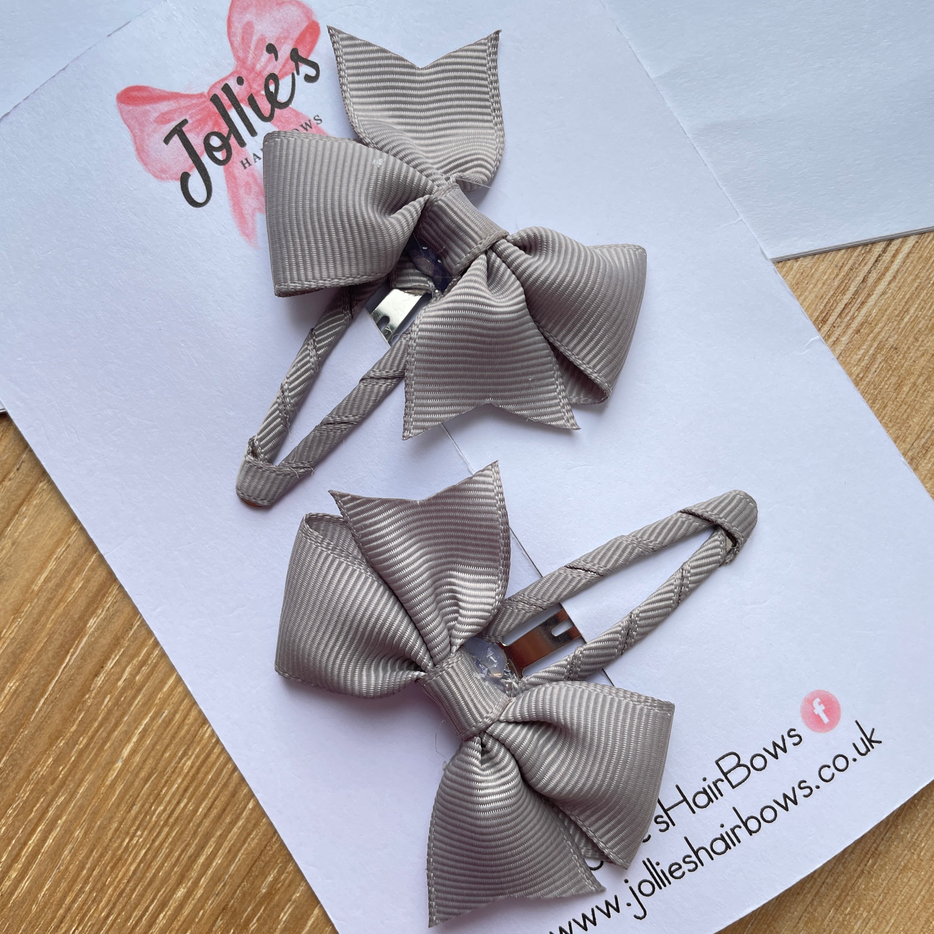 2.5" Silver Bow Snap Clips – Grosgrain Ribbon Hair Clips for Girls (Set of 2)