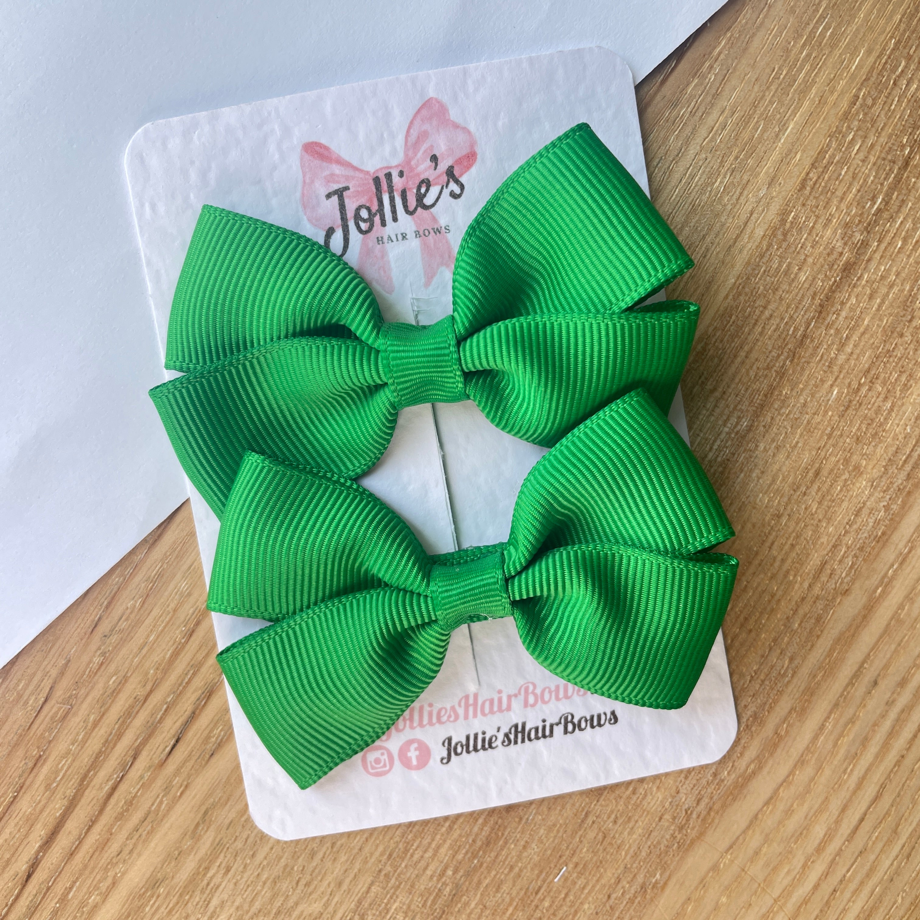 2.75" Emerald Green Classic Hair Bows (Pair) – Grosgrain Ribbon with Lined Alligator Clips