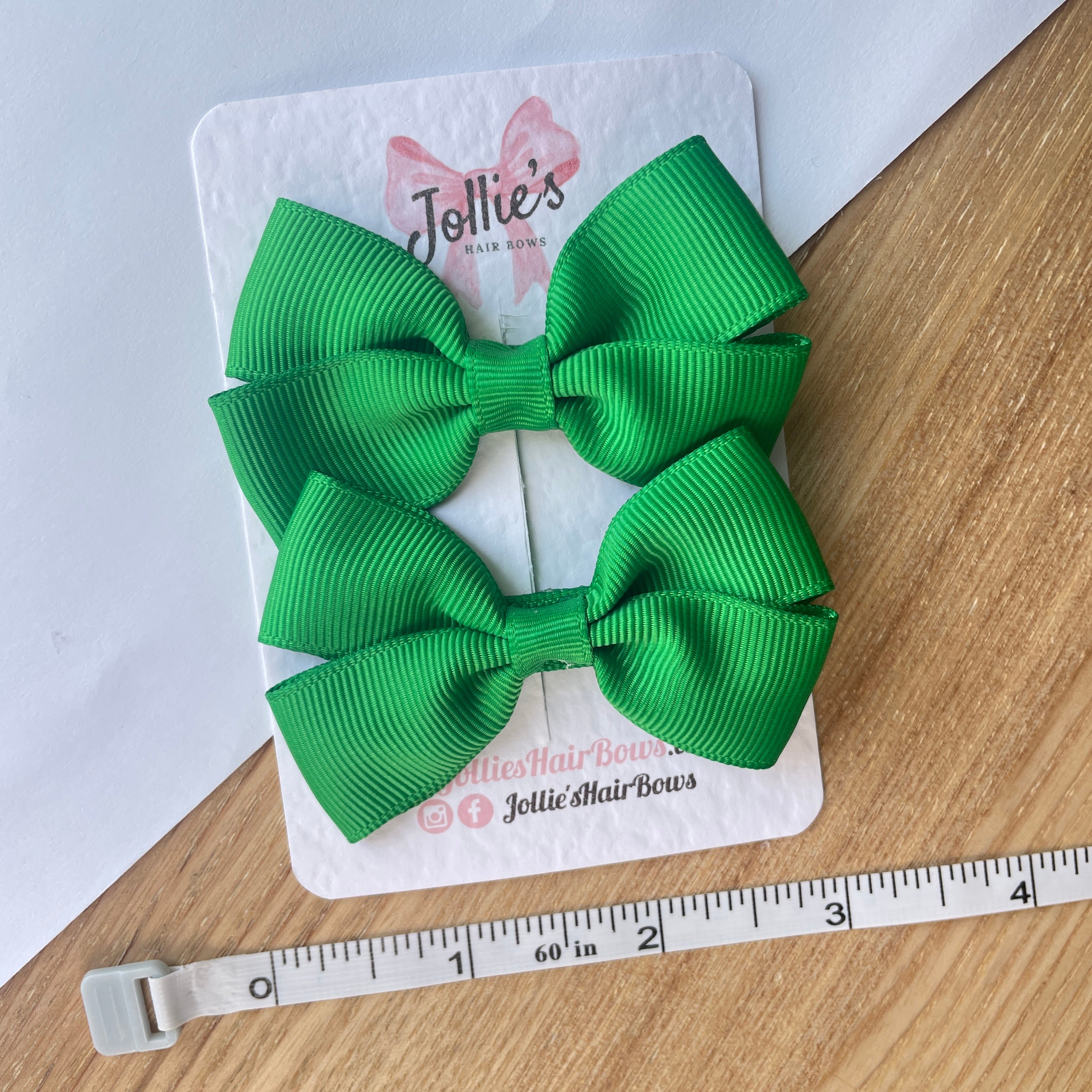 2.75" Emerald Green Classic Hair Bows (Pair) – Grosgrain Ribbon with Lined Alligator Clips