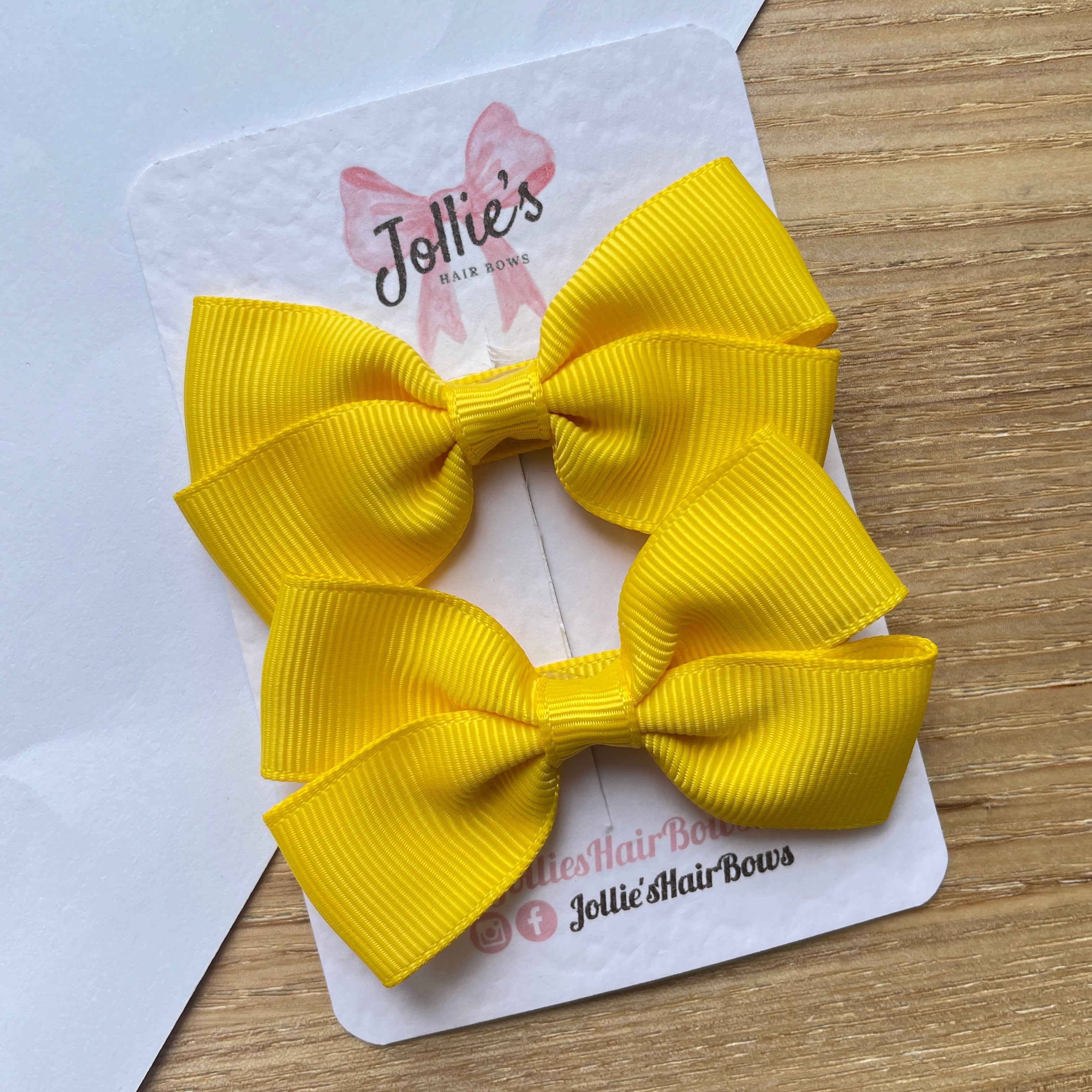 2.75" Daffodil Classic Hair Bows (Pair) – Grosgrain Ribbon with Lined Alligator Clips