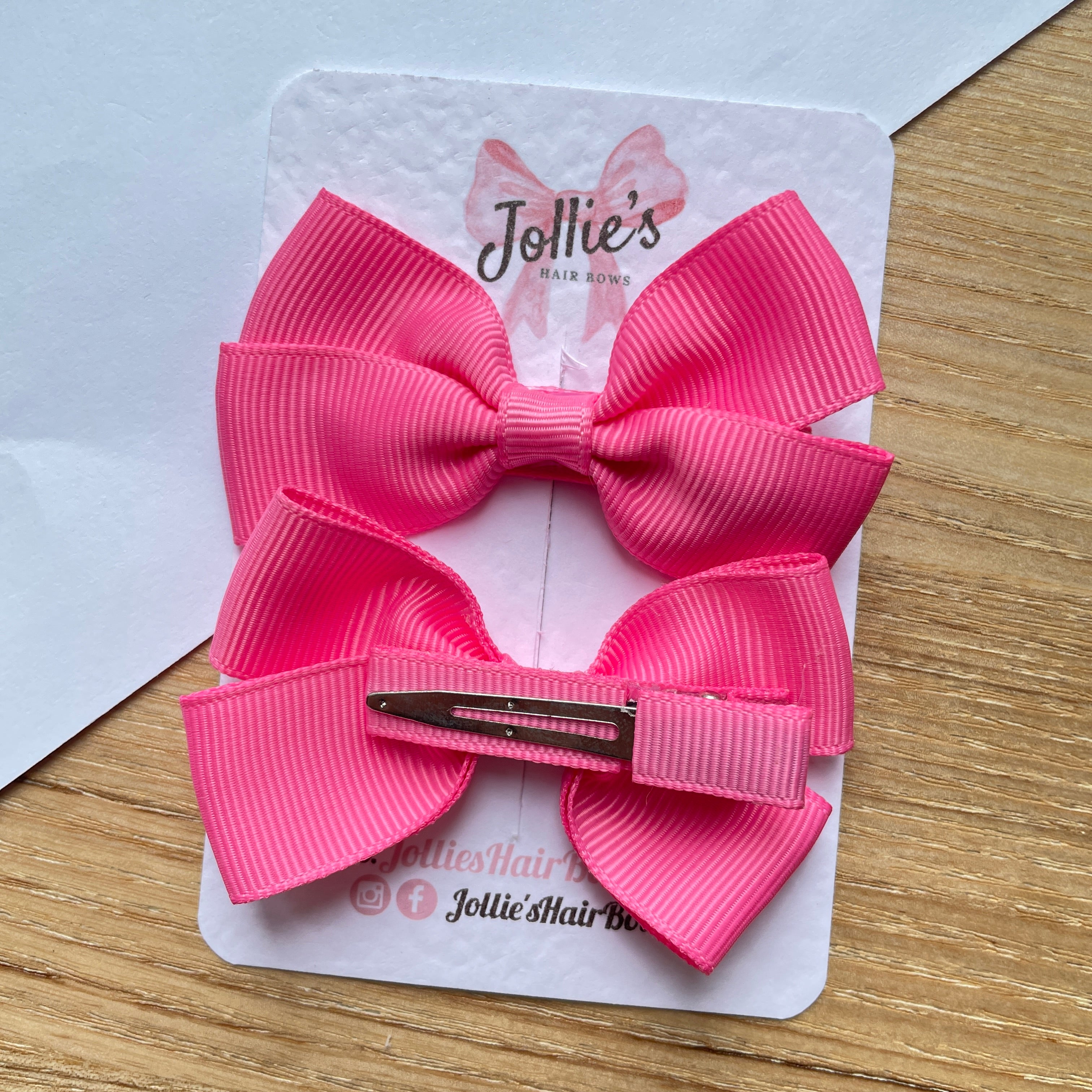2.75" Hot Pink Classic Hair Bows (Pair) – Grosgrain Ribbon with Lined Alligator Clips