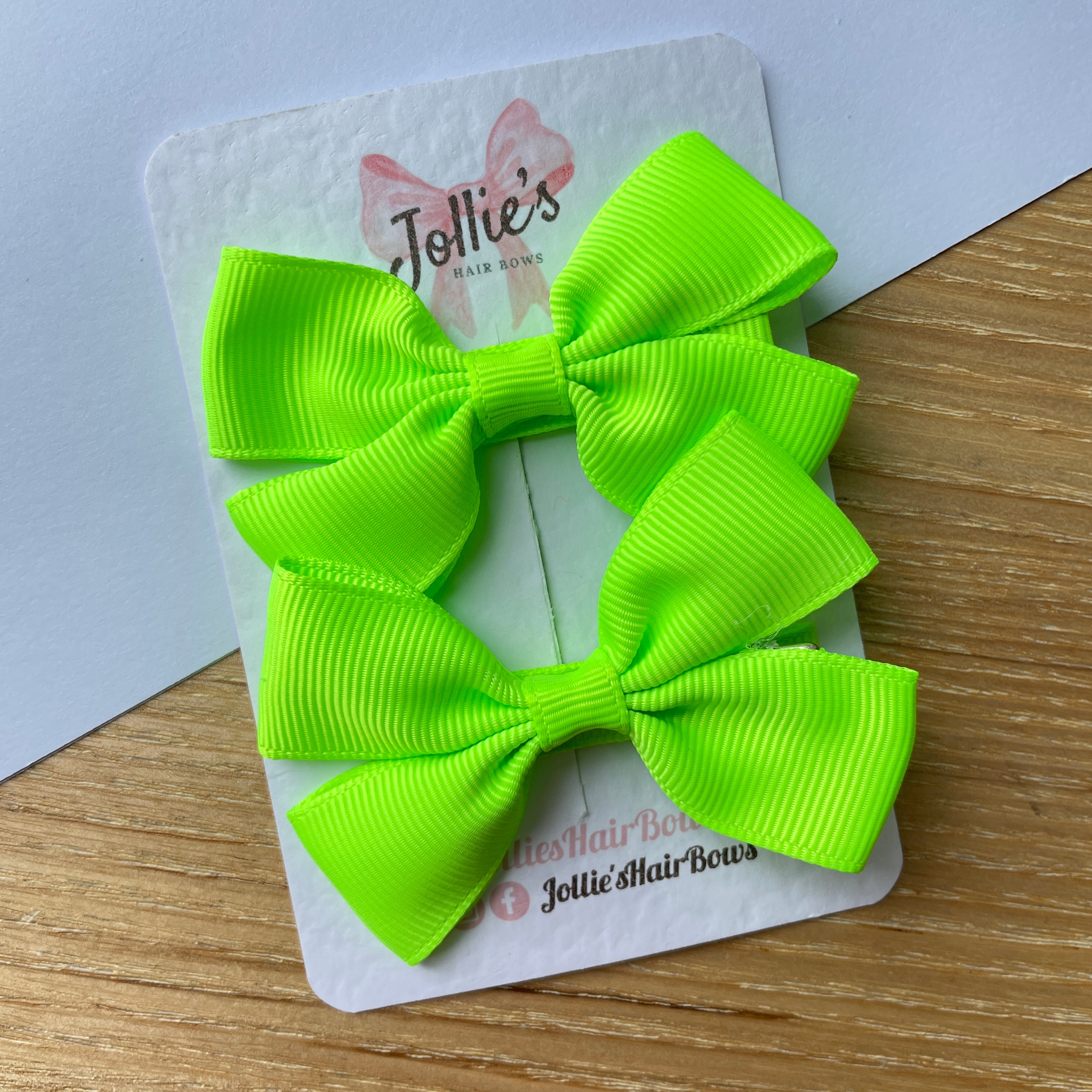 2.5" Key Lime Classic Hair Bows (Pair) β Grosgrain Ribbon with Lined Alligator Clips