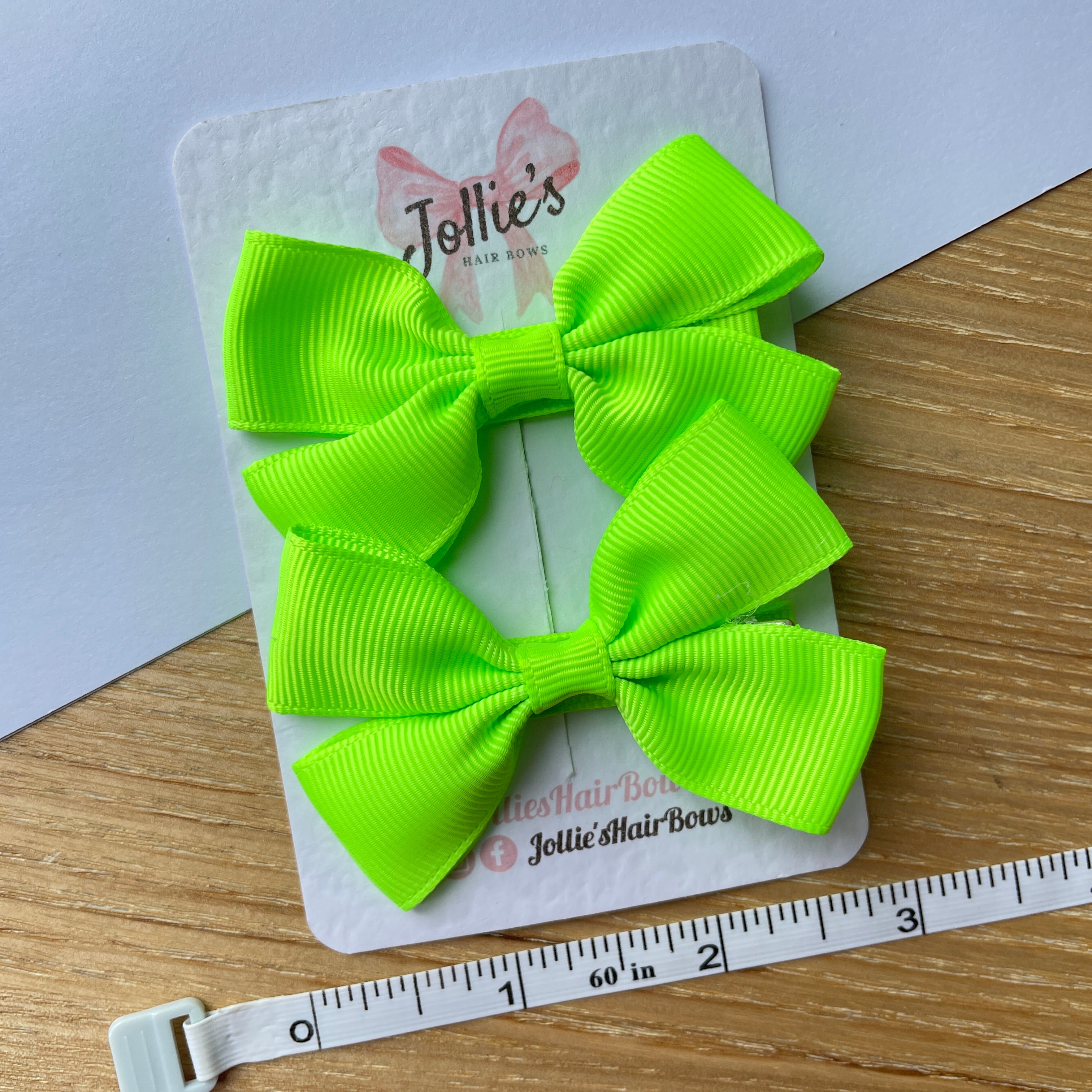2.5" Key Lime Classic Hair Bows (Pair) – Grosgrain Ribbon with Lined Alligator Clips