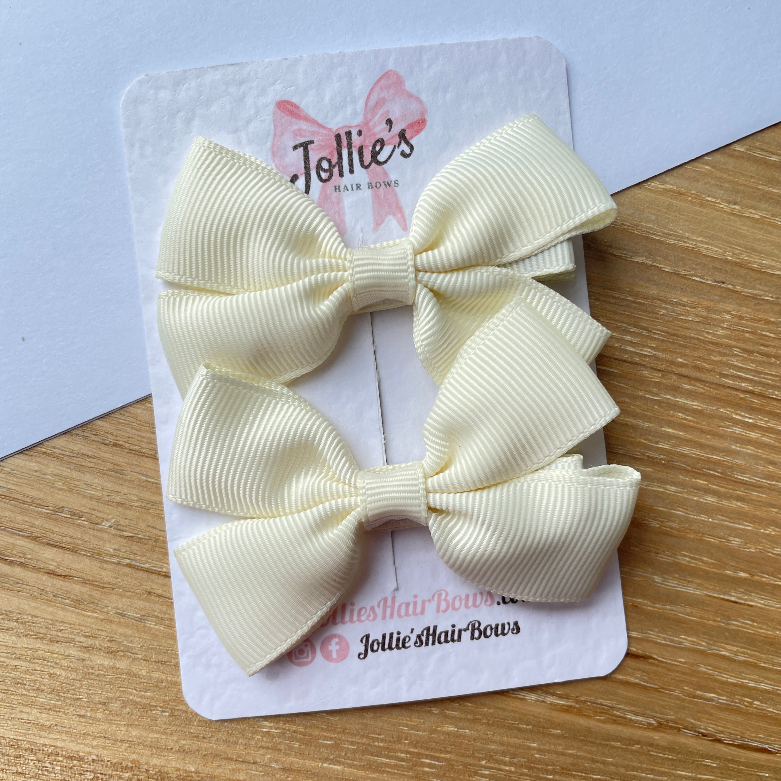 2.5" Antique White Classic Hair Bows (Pair) β Grosgrain Ribbon with Lined Alligator Clips