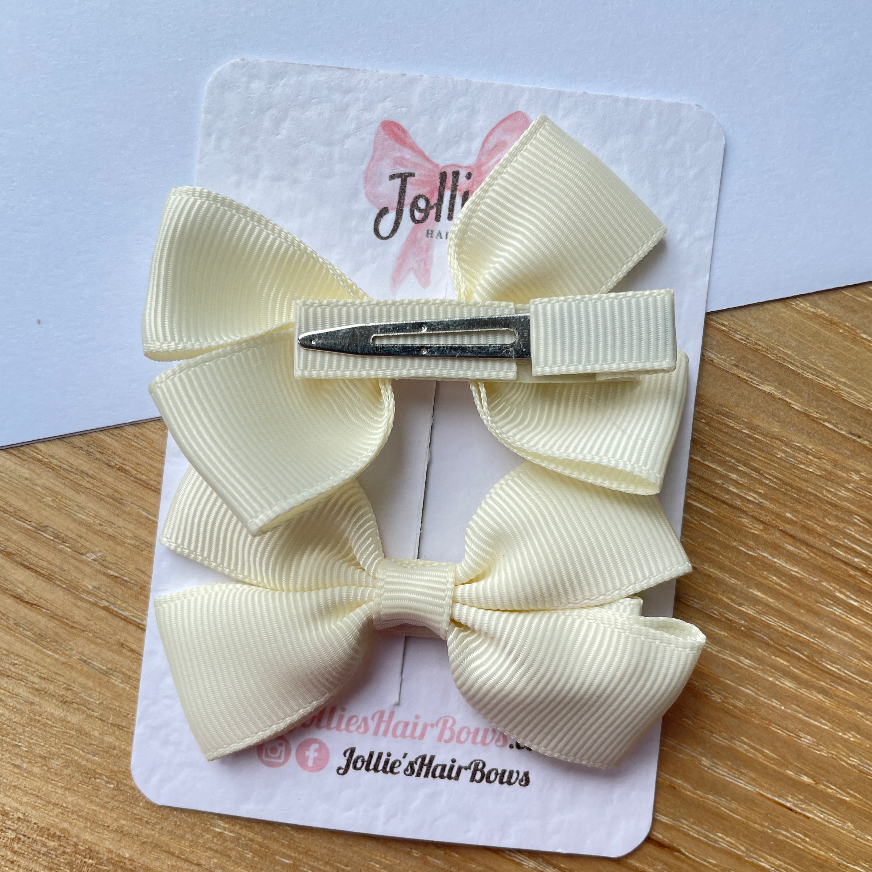 2.5" Antique White Classic Hair Bows (Pair) β Grosgrain Ribbon with Lined Alligator Clips