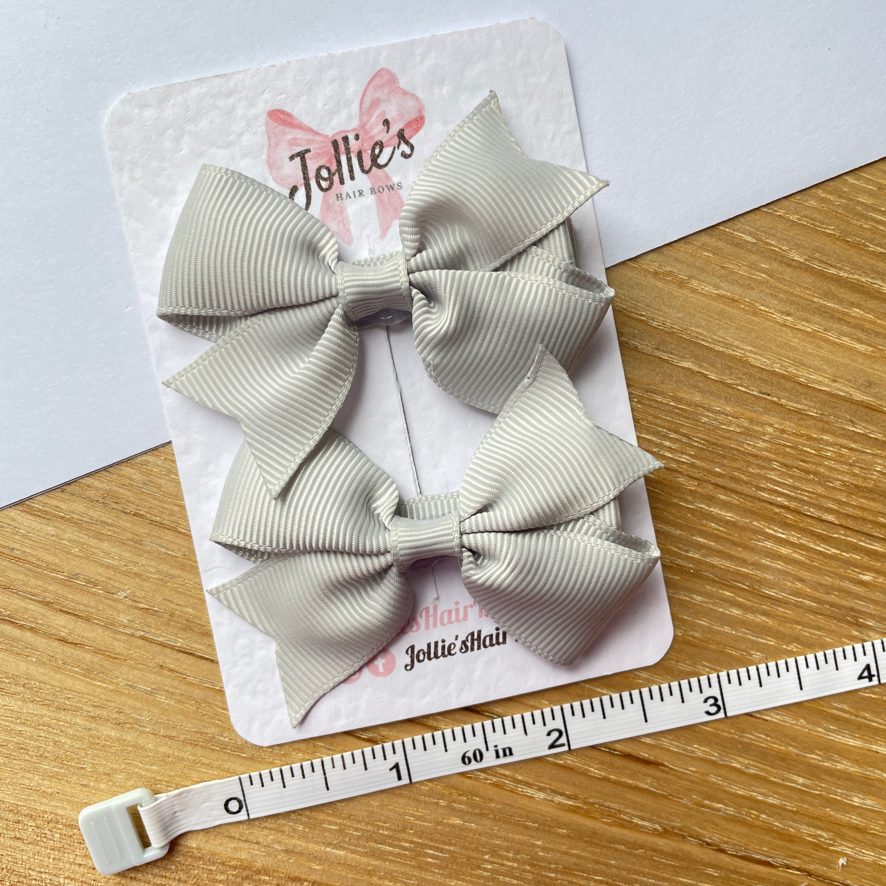 2.5" Shell Grey Lively Bow Clip Set – Grosgrain Ribbon Hair Bows for Girls (Pair)