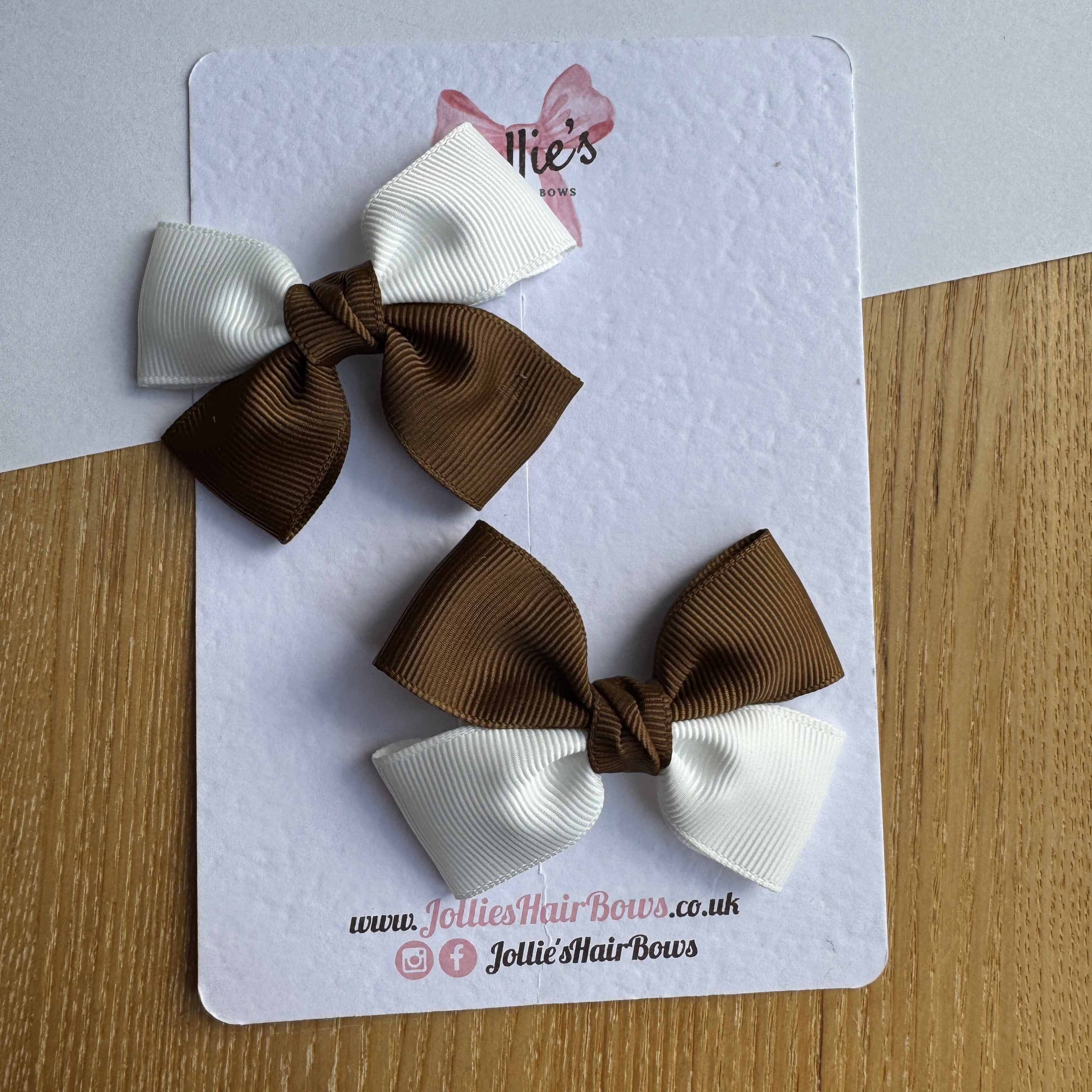 2.5" Turftan & White Classic Hair Bow Pair – Grosgrain Ribbon Clips with Teeth