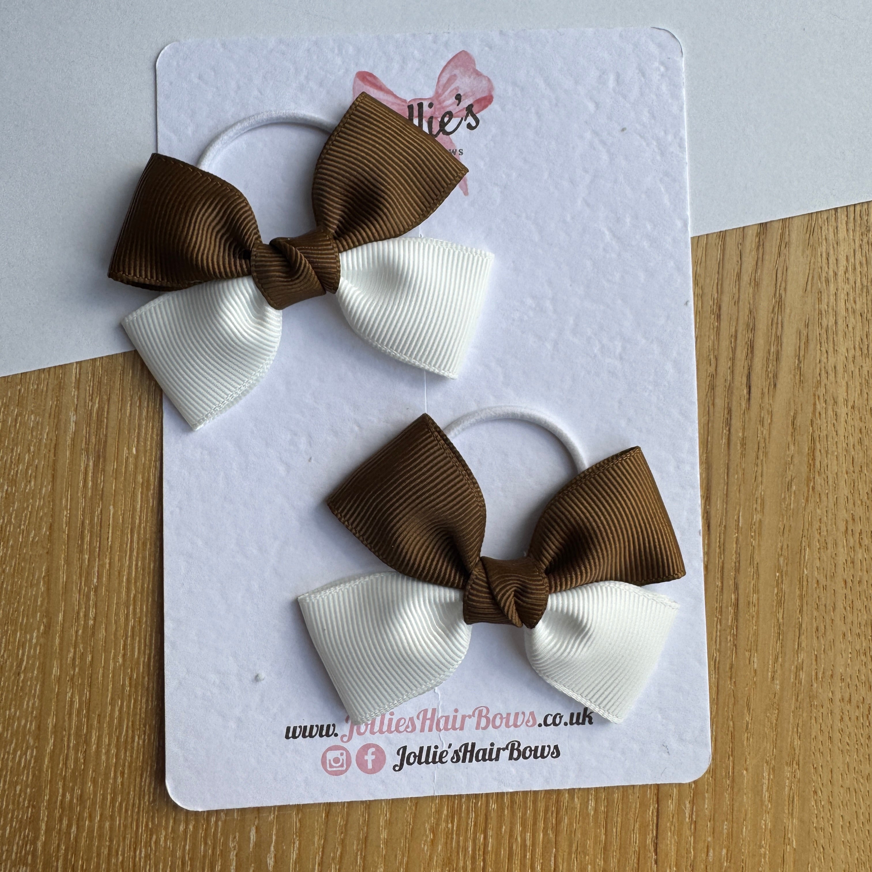 2.5" Turftan & White Classic Hair Bow Pair – Grosgrain Ribbon on Thin Elastic