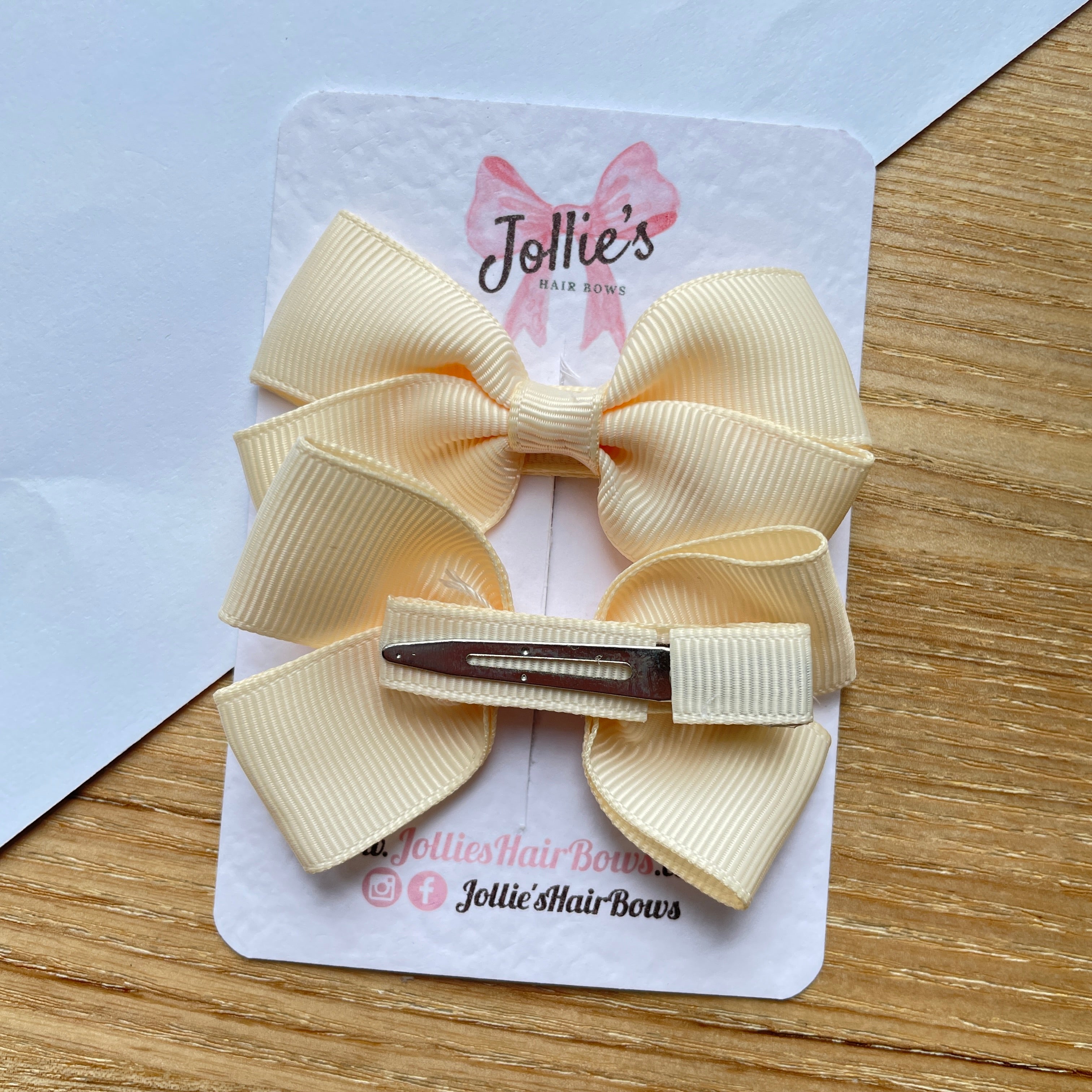 2.75" Cream Classic Hair Bows (Pair) – Grosgrain Ribbon with Lined Alligator Clips
