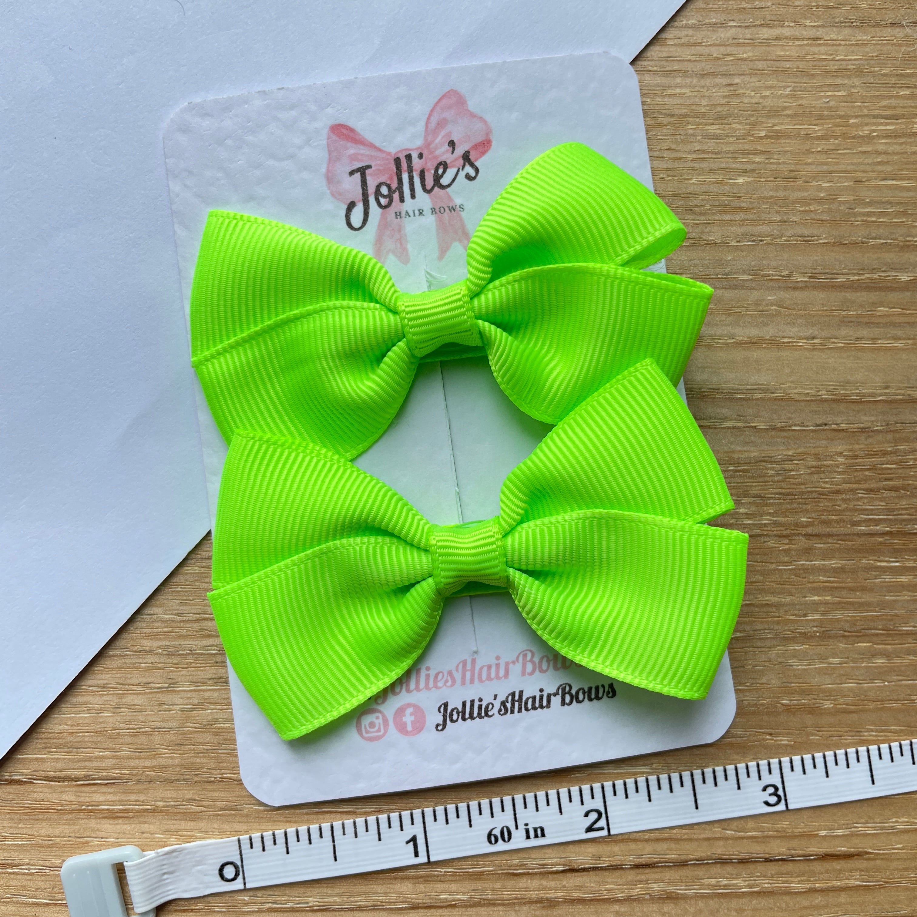 2.75" Key Lime Classic Hair Bows (Pair) – Grosgrain Ribbon with Lined Alligator Clips
