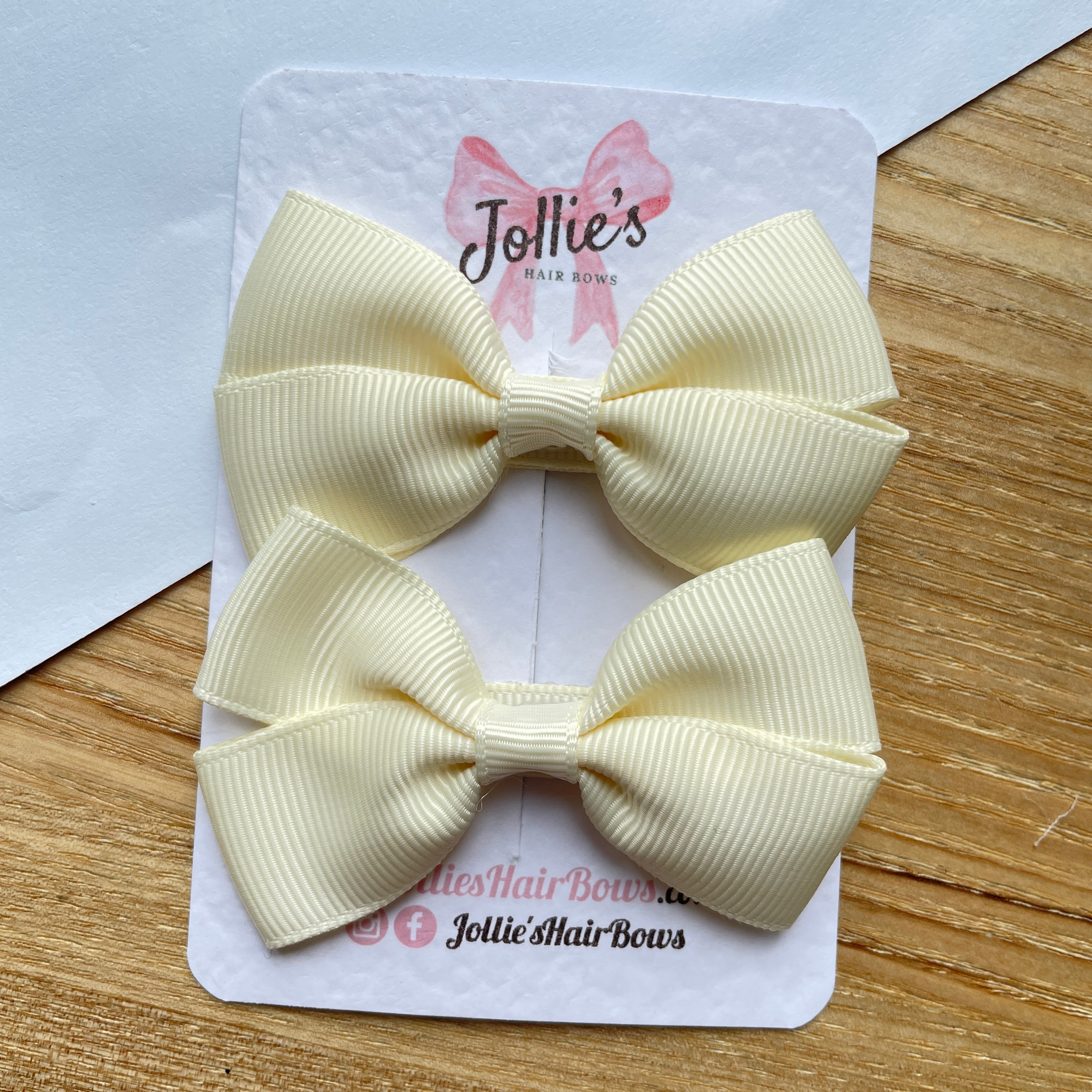 2.75" Antique White Classic Hair Bows (Pair) – Grosgrain Ribbon with Lined Alligator Clips